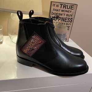 Boulet casuals, 100% authentic, handmade, 10/10 condition, tried on once.